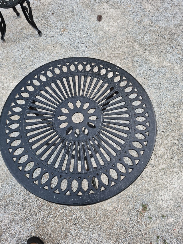Black circle table cast iron heavy wrought 24'' - photo 4