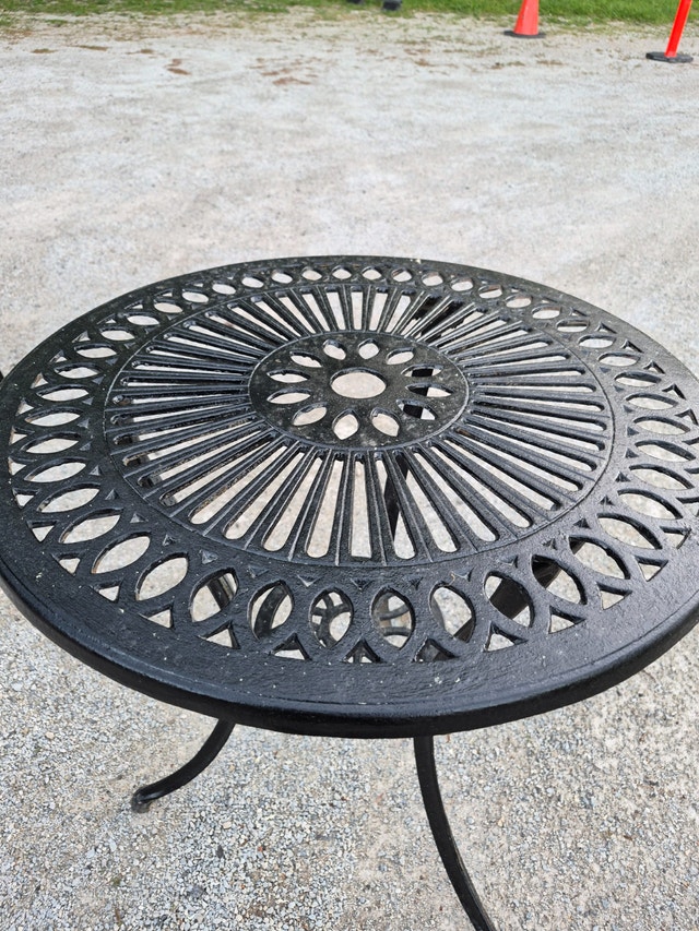 Black circle table cast iron heavy wrought 24'' - photo 5