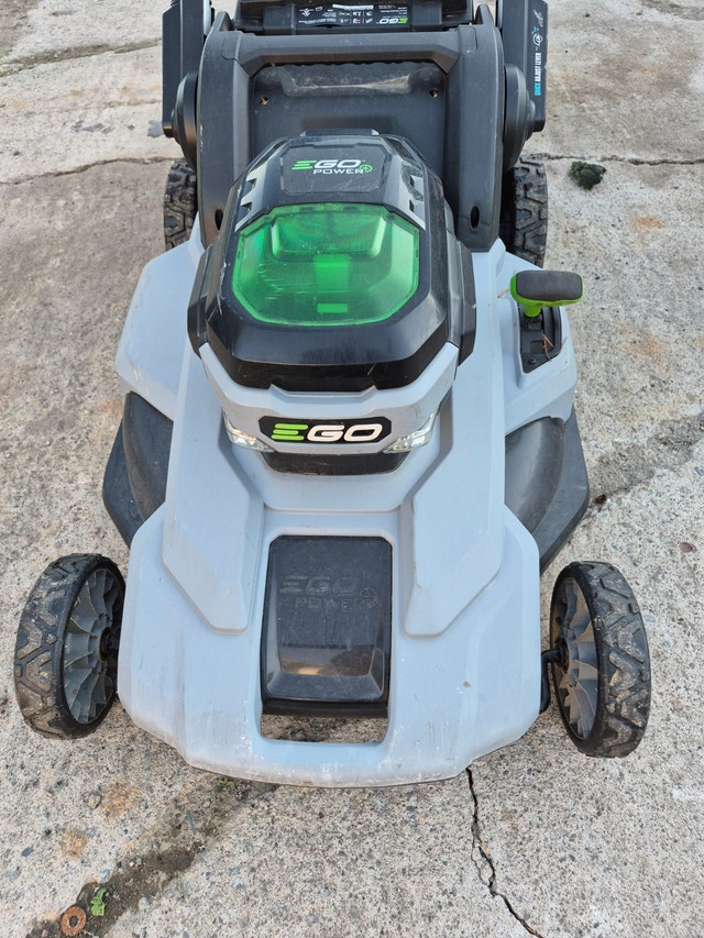 EGO 56V lawnmower LM2100 NEEDS BATTERY, AS IS - photo 2