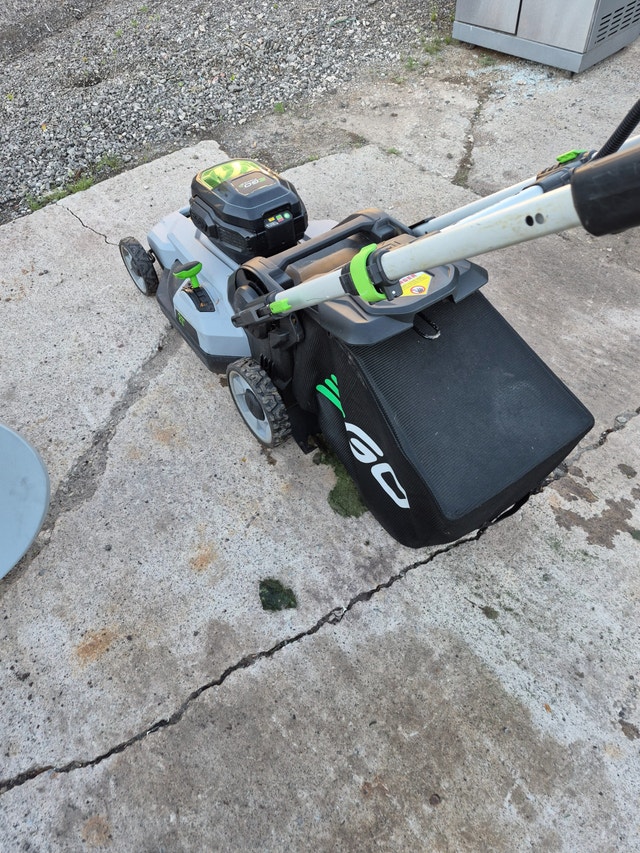 EGO 56V lawnmower LM2100 NEEDS BATTERY, AS IS - photo 5