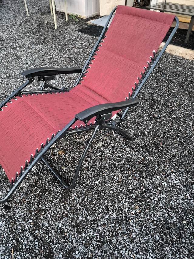red folding chair outdoor pool patio deck furniture recliner - photo 3
