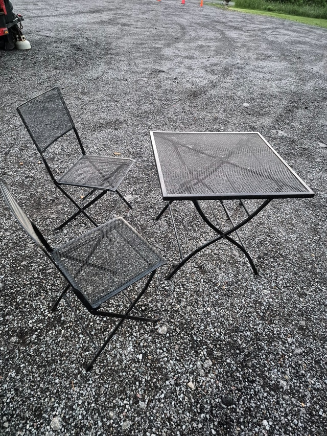 Black metal folding chairs & folding table strong