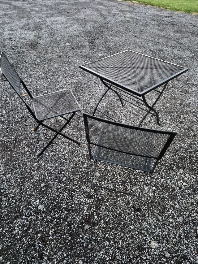Black metal folding chairs & folding table strong - photo 4
