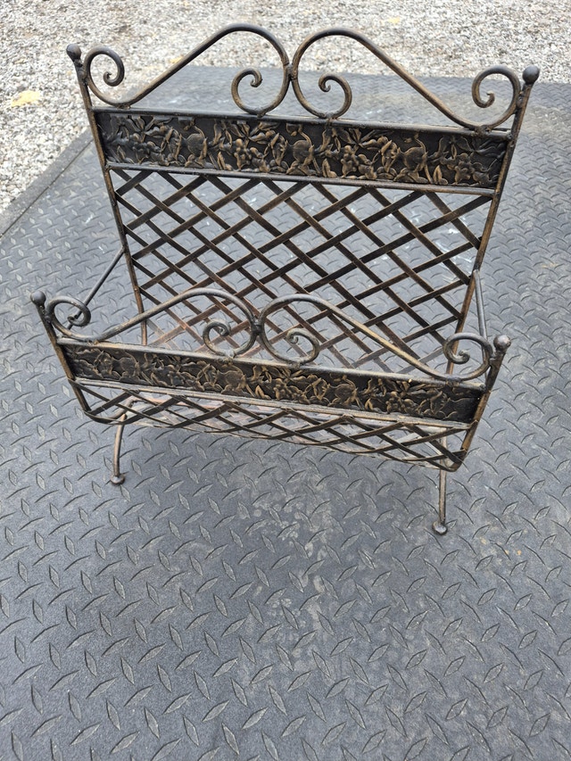 Metal holder decor wrought iron dark bronze style stand