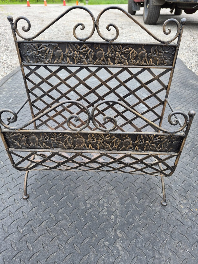 Metal holder decor wrought iron dark bronze style stand - photo 3