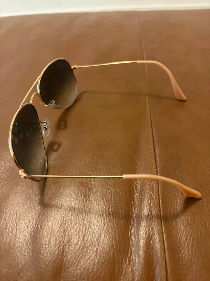 Ray-Ban Aviator sunglasses gold frame blue gradient lenses - photo 3