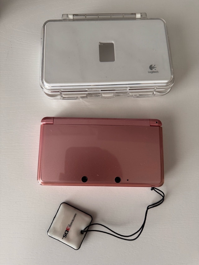 Nintendo 3DS - photo 3