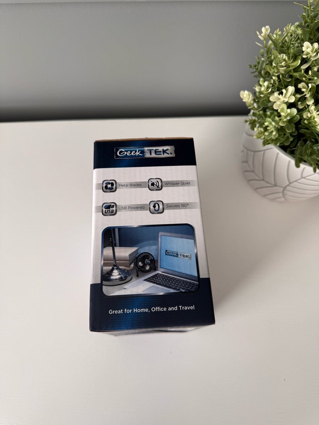 Geek TEK USB Retro Mini Fan-New in box - photo 4
