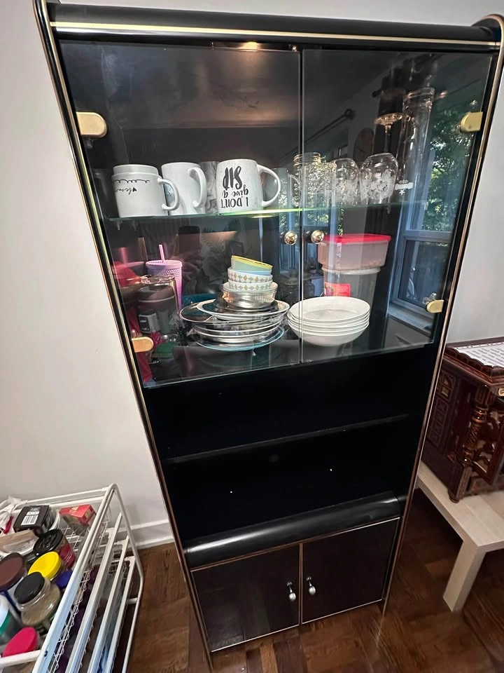 Moving Sale!!! Cabinet for Sale - photo 4