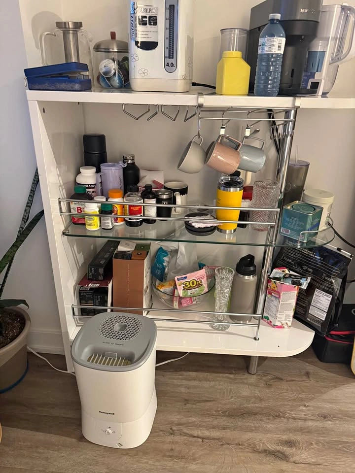 Mini bar station