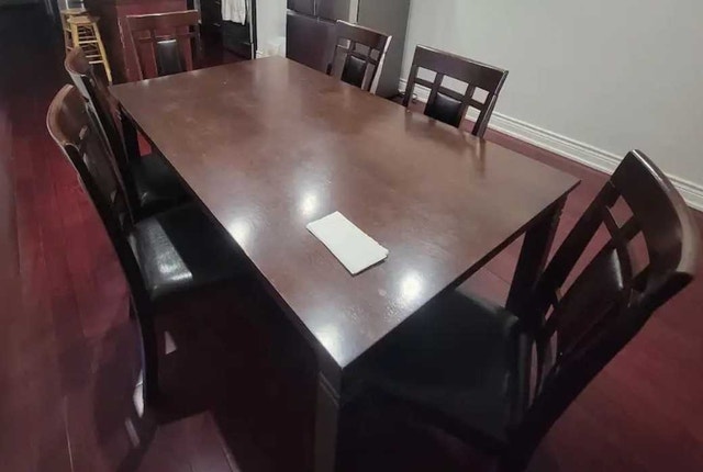 Dining Table and 6 Chairs