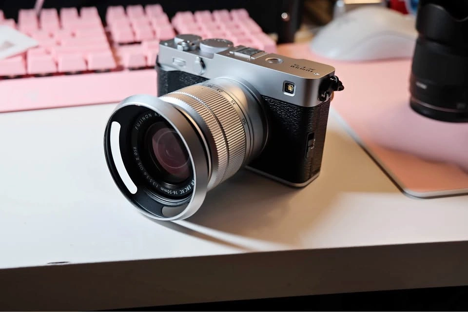 Silver Fujifilm Starter Lens Kit — 2 Zoom Lenses + Vintage Hood