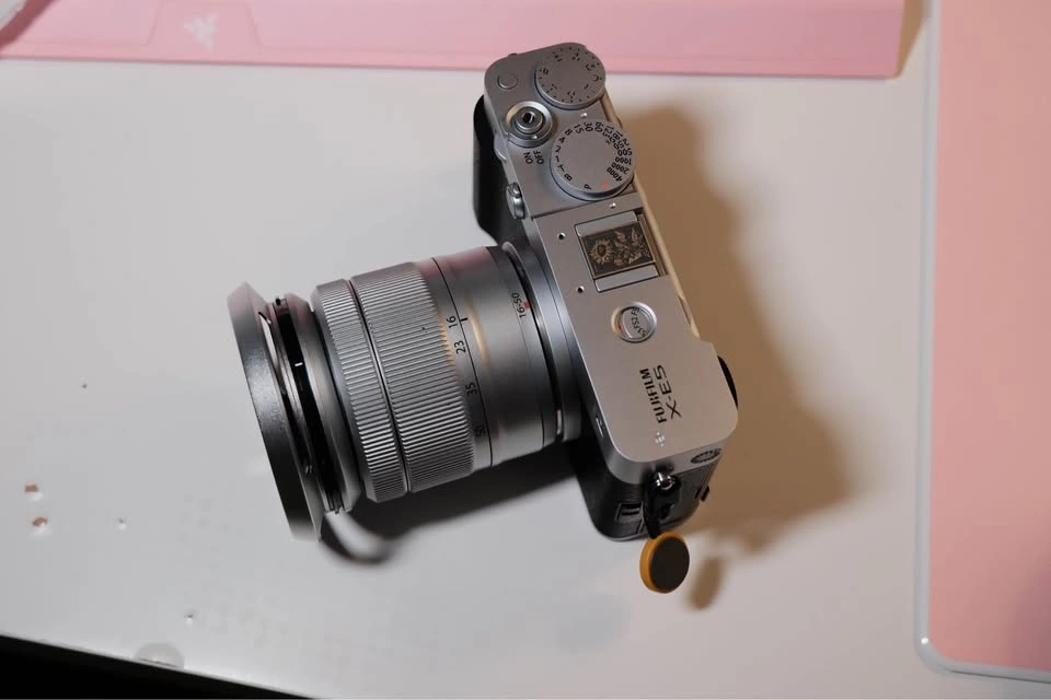 Silver Fujifilm Starter Lens Kit — 2 Zoom Lenses + Vintage Hood - photo 2