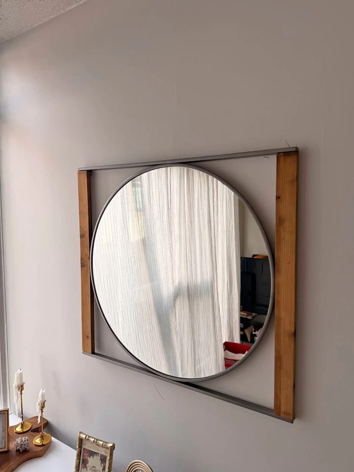 Mirror (30x27)