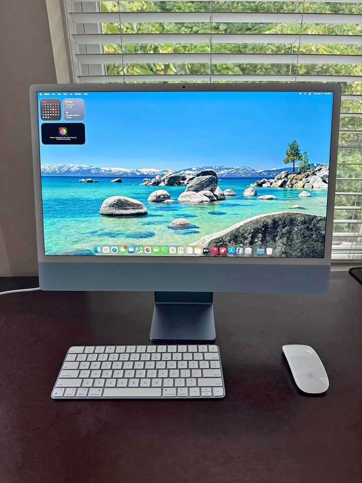 iMac 24-inch, M1, 2021 8GB RAM, 256GB SSD Small scratch