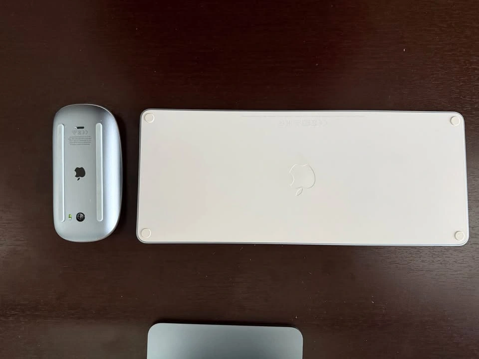iMac 24-inch, M1, 2021 8GB RAM, 256GB SSD Small scratch - photo 5