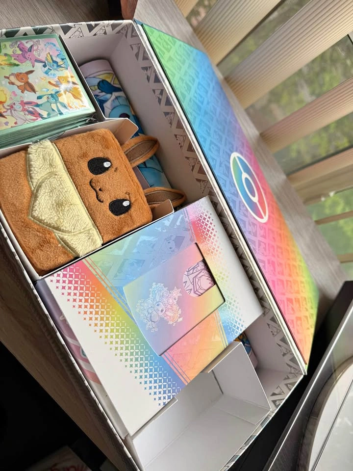 Prismatic SPC Extra’s (Deck Box / Playmat)