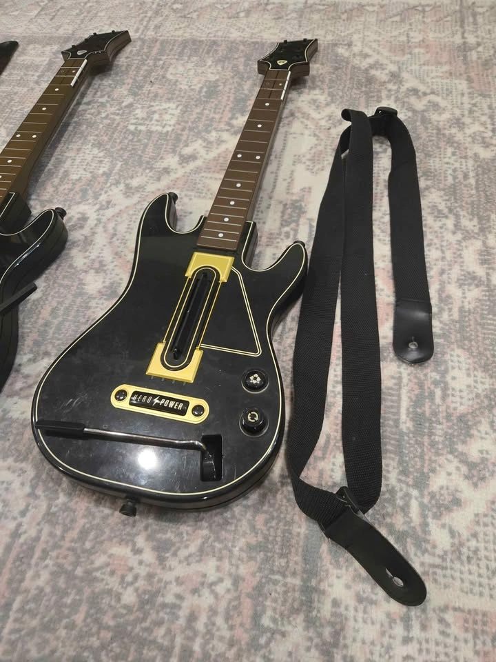 Guitar Hero Live Guitars *no dongles - photo 2