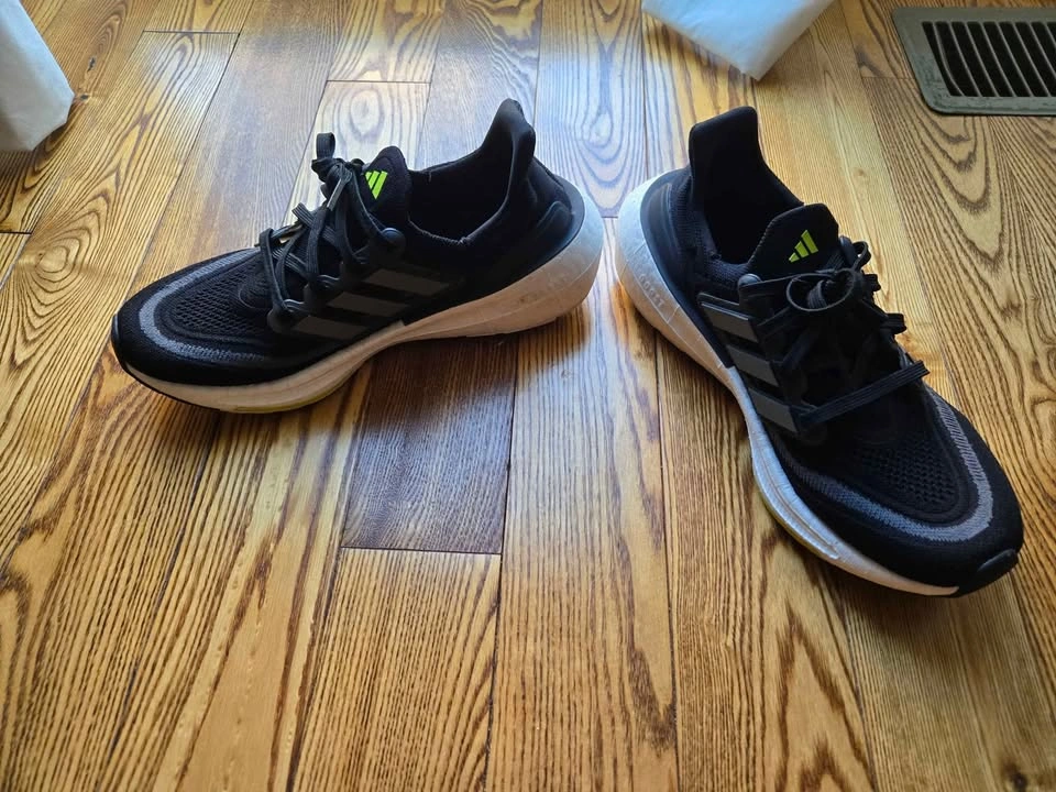 adidas Women's Ultraboost Light Running Shoes size 7.5 - photo 2