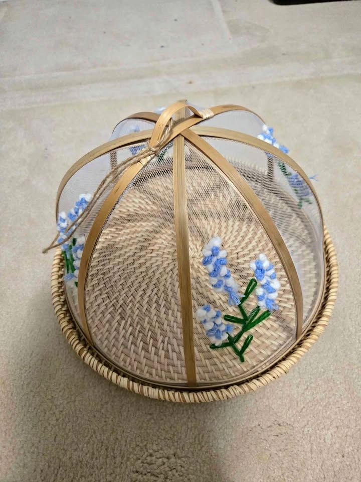 Handmade Vietnamese tray with lid