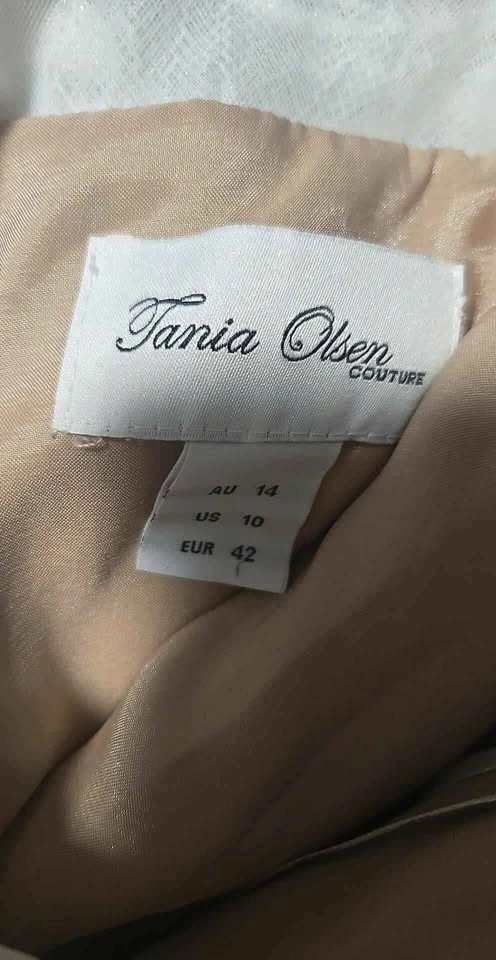 Wedding dress - Bridal Size 10 - photo 4