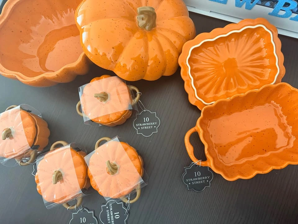 10 Strawberry Street Pumpkin Ceramic Bakeware Collection - photo 4