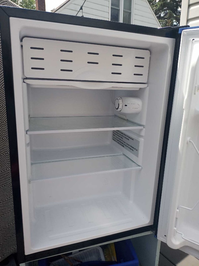 Insignia Compact Refrigerator - photo 3