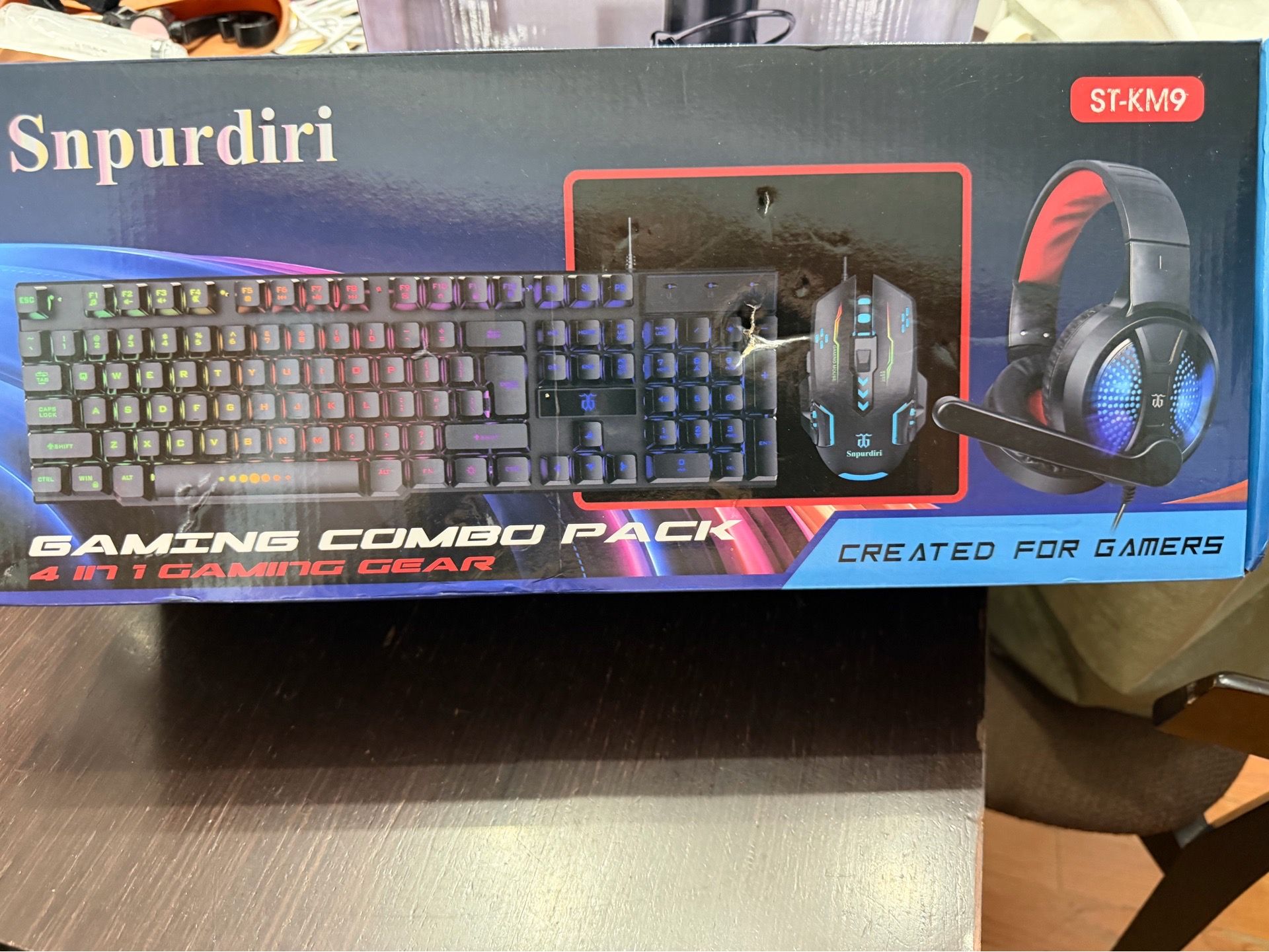 Snpurdiri ST-KM9 Illuminated Wired USB Gaming Combo