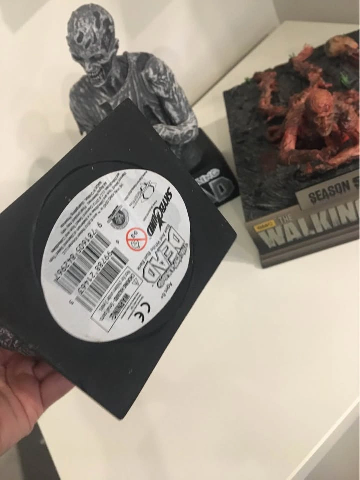 The Walking Dead Banks and Limited Edition Blu-ray Season 5 - photo 4
