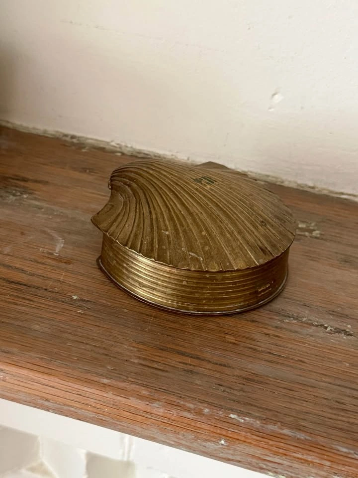 Vintage Brass Clam Shell Trinket Box - photo 5