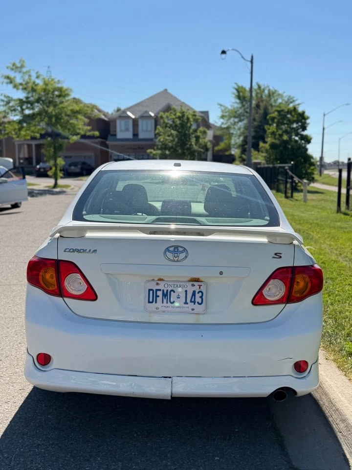 2010 Toyota Corolla - photo 4