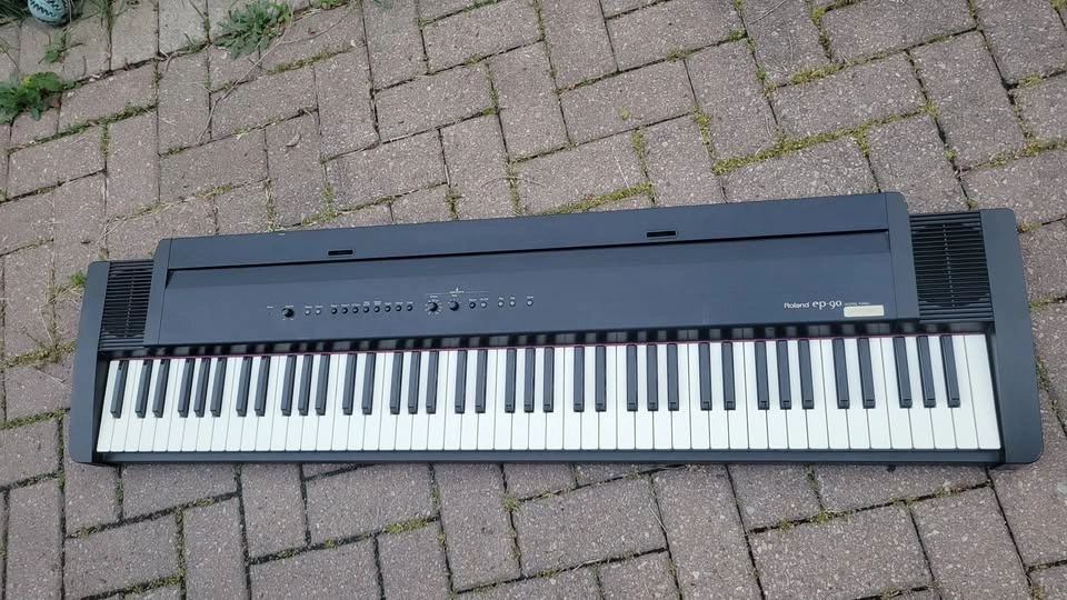 $400 Roland EP-90 Digital Piano - Made in Japan - photo 2