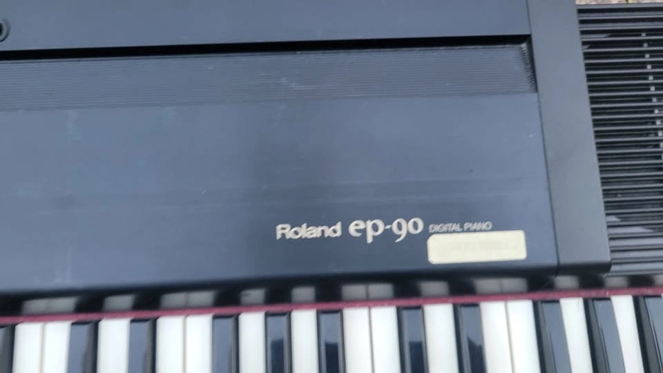 $400 Roland EP-90 Digital Piano - Made in Japan - photo 3