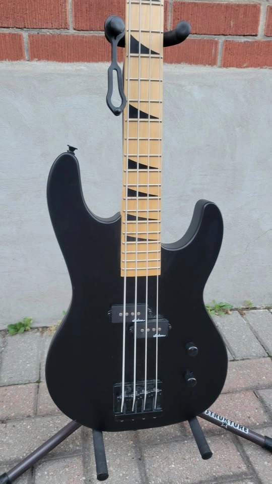 $270 Jackson Electric Bass Guitar - Satin Black - photo 4