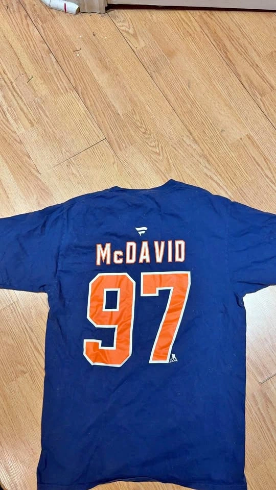 Fanatics Edmonton Oilers McDavid 97 T-Shirt Medium