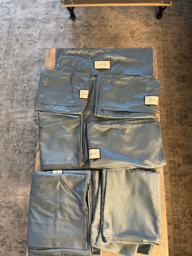 Authentic Gucci garment bags - photo 3