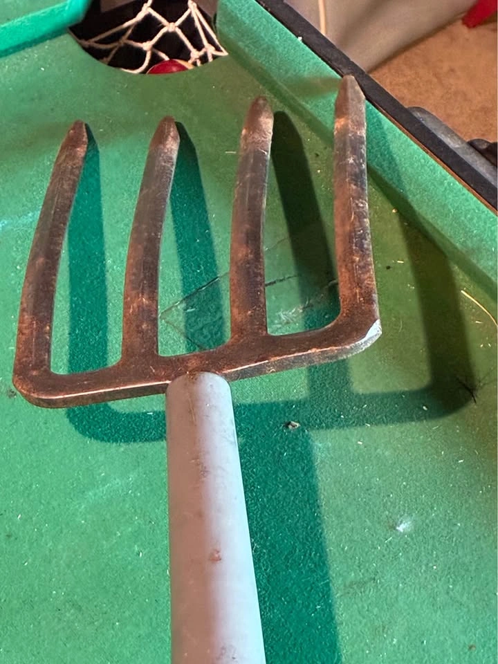 Yardworks 4-Tine spading fork - photo 5