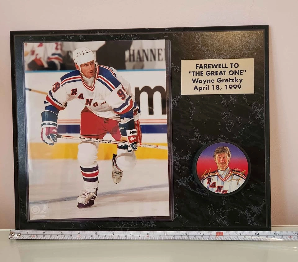 Farewell to Wayne Gretzky Plaque - photo 2