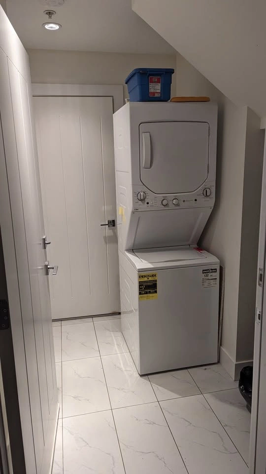 1 Bed 1 Bath Apartment - photo 5