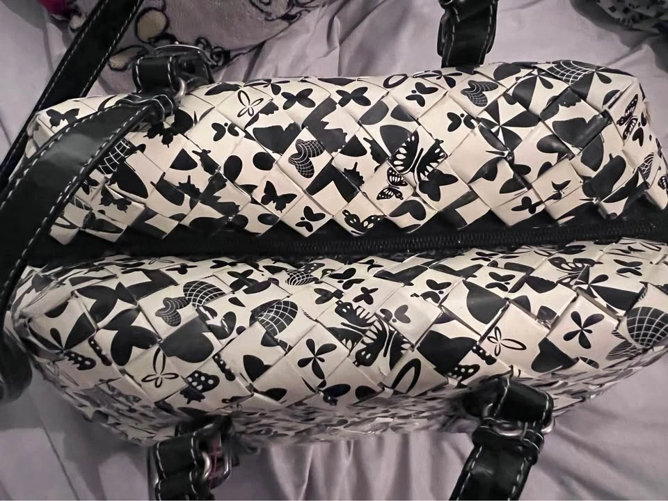 NAHUI OLLIN Butterflies Black and White Large purse - photo 2