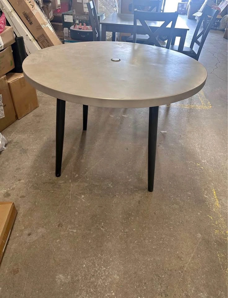 Outdoor 42 inch table - photo 2