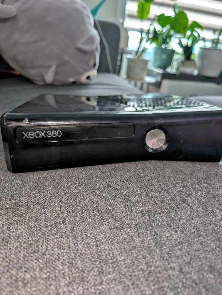 Xbox 360 Slim