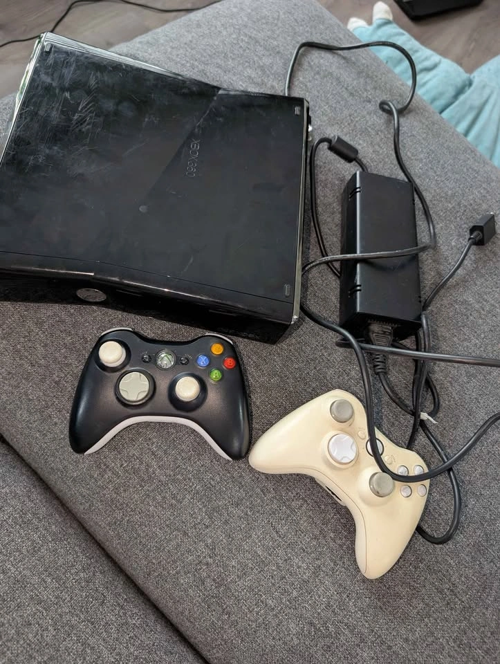 Xbox 360 Slim - photo 4
