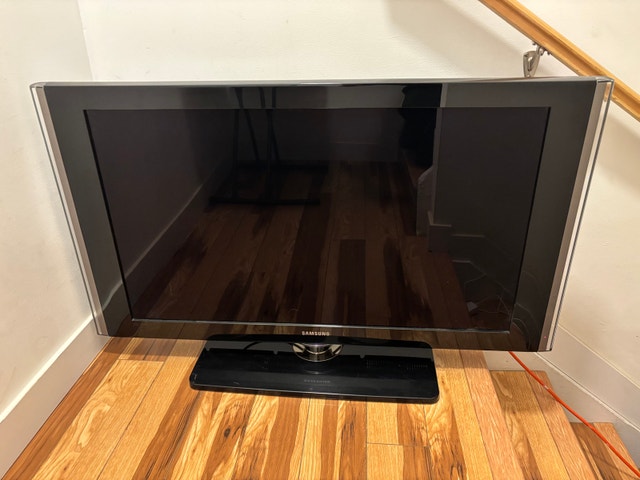 Samsung 40” TV $20