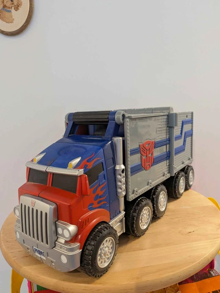 Vintage Hasbro Transformers Optimus Prime 2-in-1 Battle Rig - photo 4