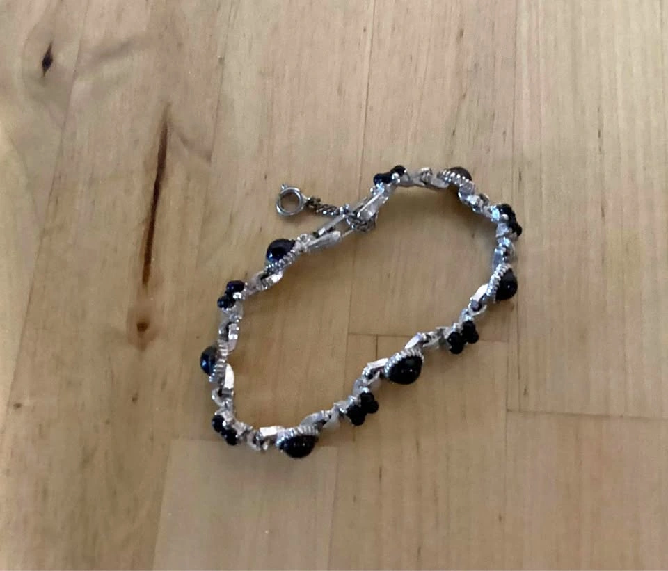 Bracelet, earring and necklace set