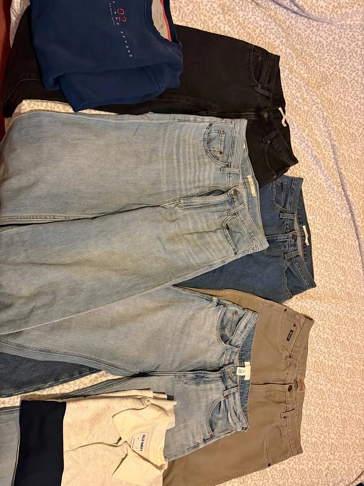 Closet clean up (Prices in description)