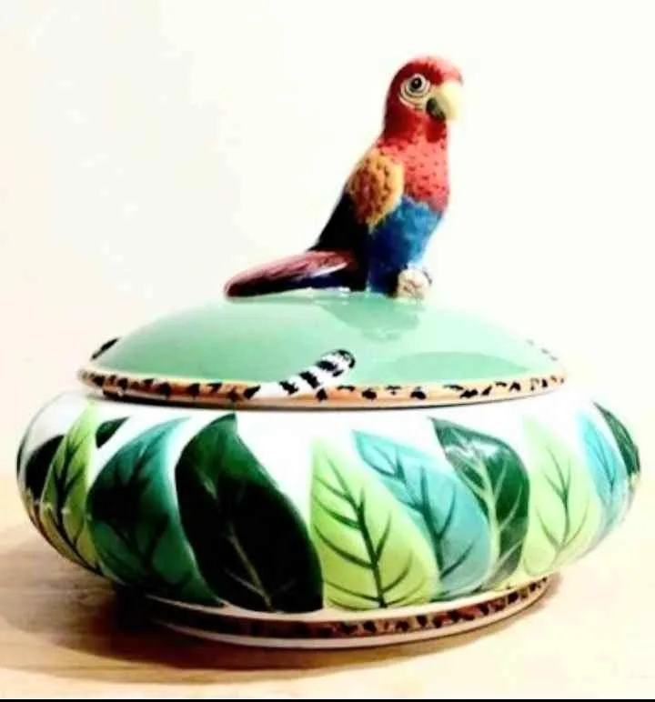 Lynn Chase Jungle Jubilee Macau Parrot thumbnail