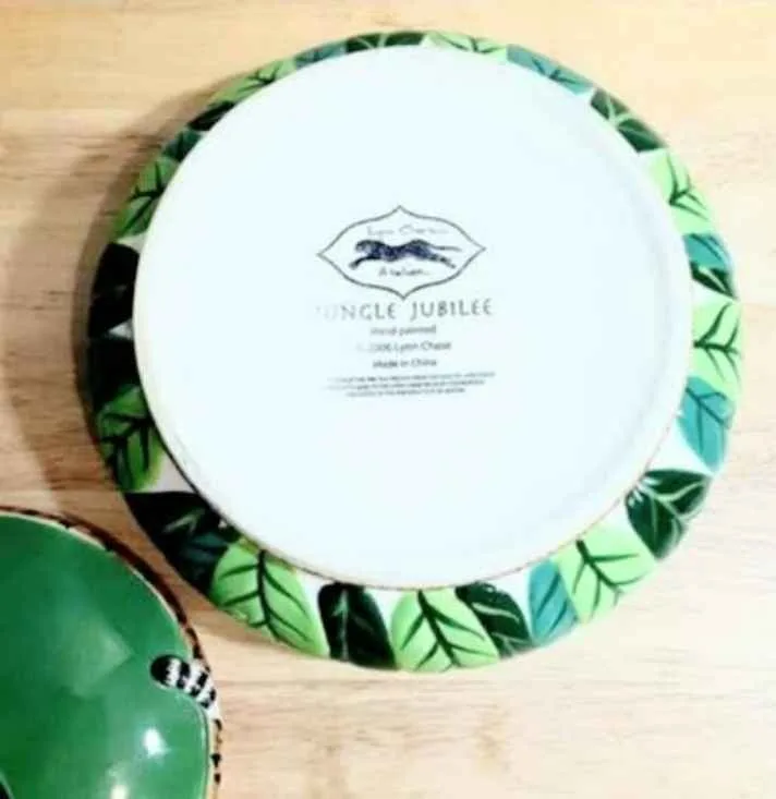 Lynn Chase Jungle Jubilee Macau Parrot image indicator(7)