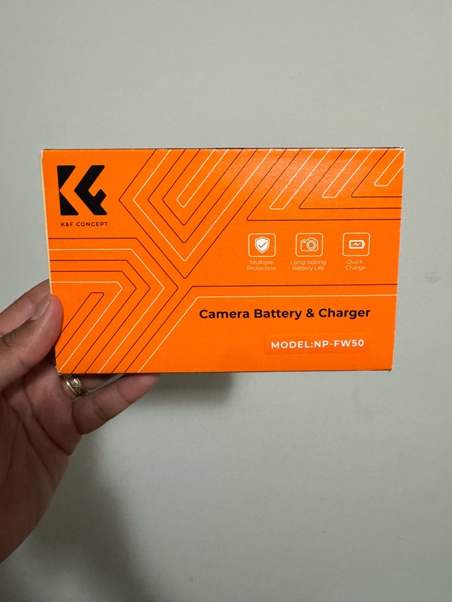 Sony ZV-E10 4K Mirrorless Camera (Complete Kit w/ Extra Battery) - photo 5